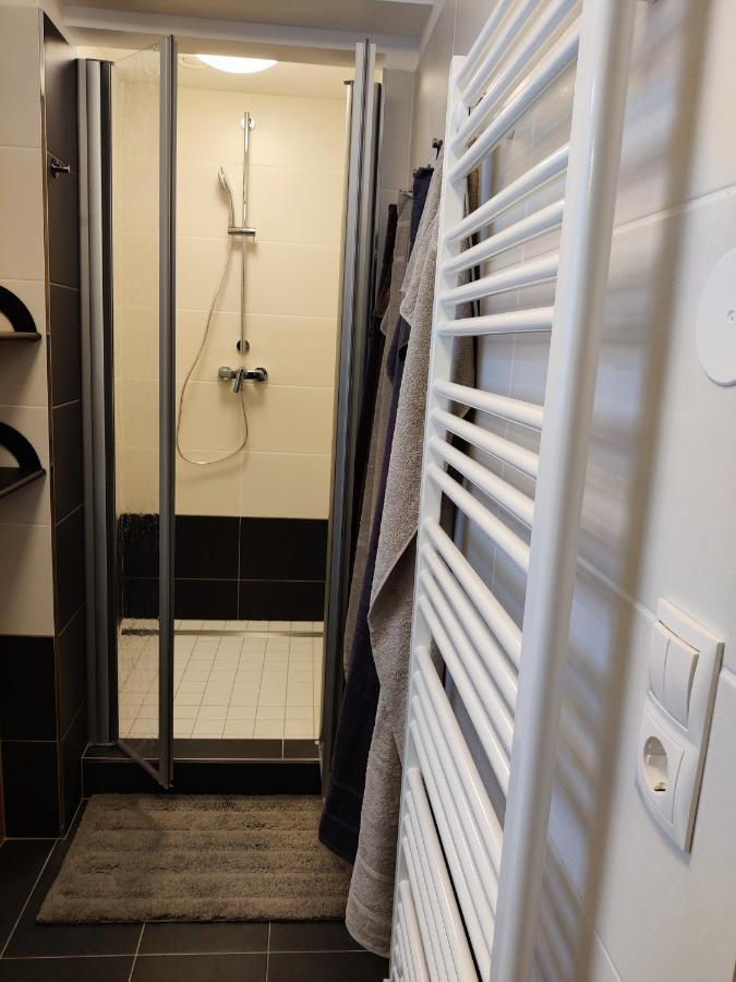 Holiday Home In Quiet Beautiful Area With Two Separate, Modern, Furnished Apartments Deutsch-Wagram Zewnętrze zdjęcie