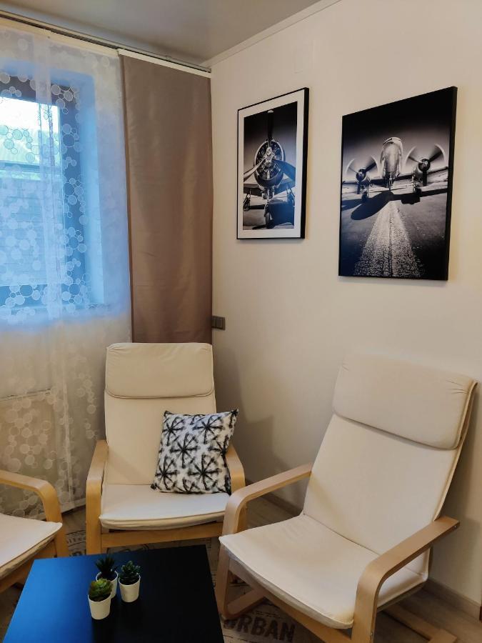 Holiday Home In Quiet Beautiful Area With Two Separate, Modern, Furnished Apartments Deutsch-Wagram Zewnętrze zdjęcie