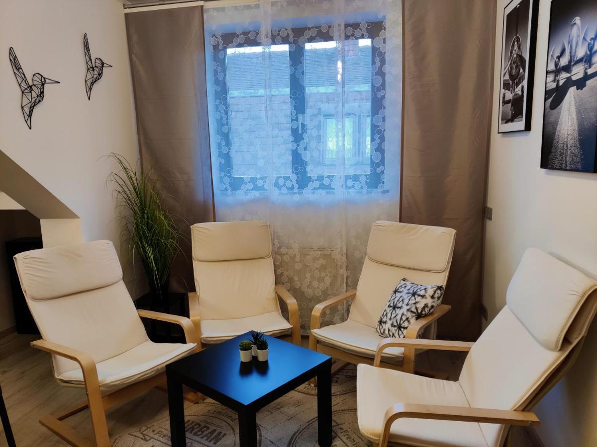 Holiday Home In Quiet Beautiful Area With Two Separate, Modern, Furnished Apartments Deutsch-Wagram Zewnętrze zdjęcie