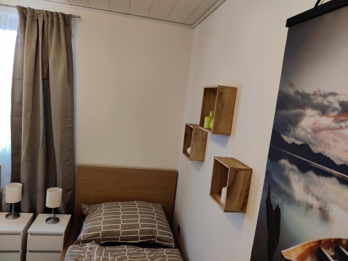 Holiday Home In Quiet Beautiful Area With Two Separate, Modern, Furnished Apartments Deutsch-Wagram Zewnętrze zdjęcie
